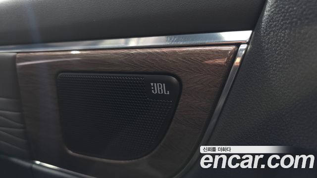 Toyota Alphard 2025 — photo 34