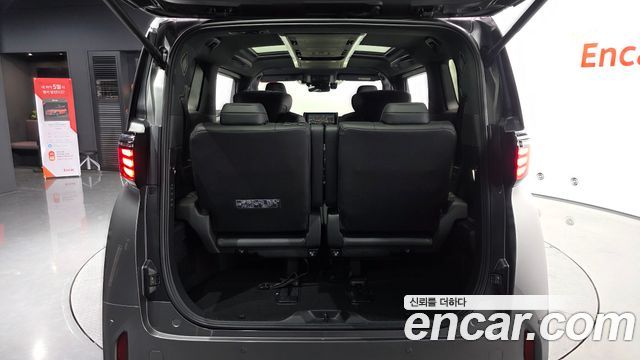 Toyota Alphard 2025 — photo 35