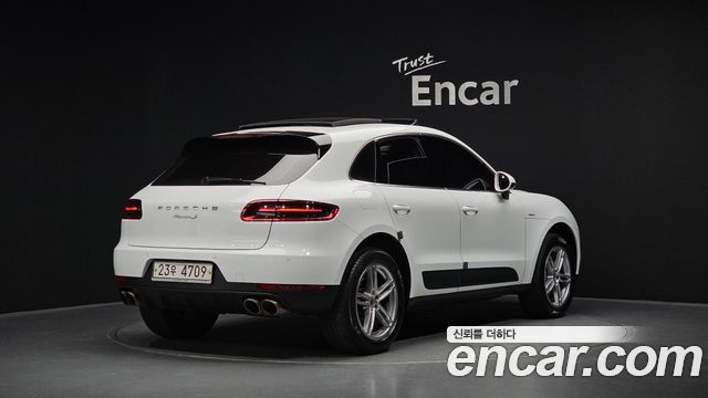 Porsche Macan 2017 — photo 2