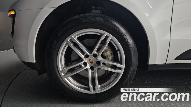 Porsche Macan 2017 — photo 5
