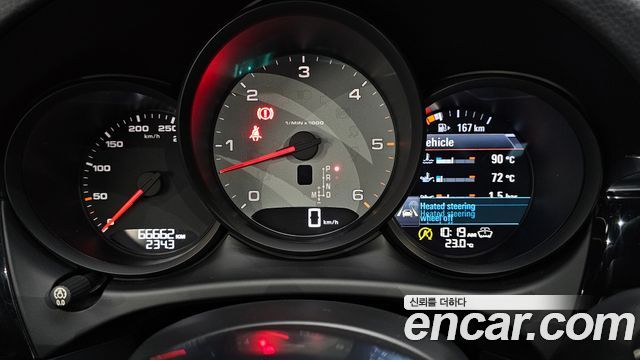 Porsche Macan 2017 — photo 11