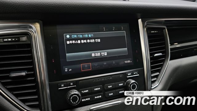 Porsche Macan 2017 — photo 22