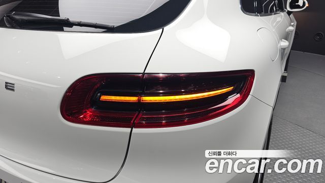 Porsche Macan 2017 — photo 9