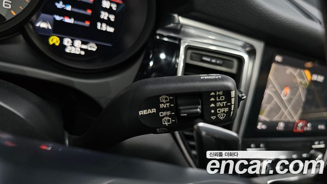 Porsche Macan 2017 — photo 29
