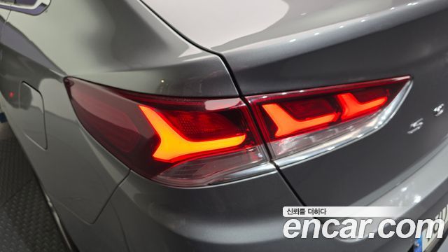 Hyundai Sonata 2018 — photo 9