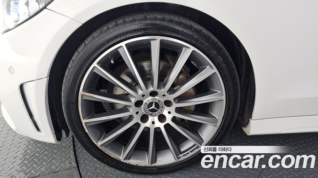 Mercedes-Benz C-Class 2023 — photo 5