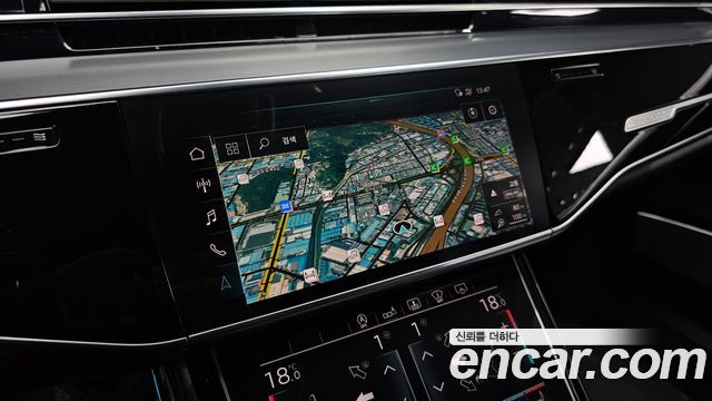 Audi A8 2020 — photo 14