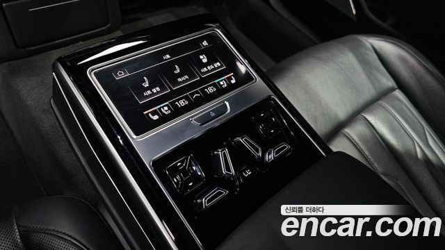 Audi A8 2020 — photo 20