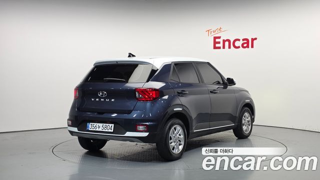 Hyundai Venue 2023 — photo 2