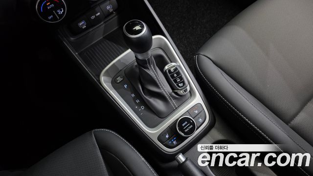 Hyundai Venue 2023 — photo 9