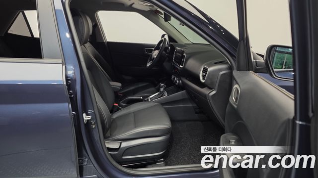 Hyundai Venue 2023 — photo 11