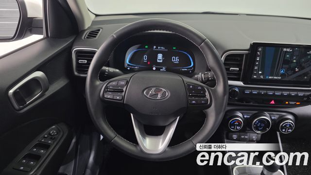 Hyundai Venue 2023 — photo 13