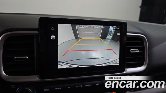 Hyundai Venue 2023 — photo 16