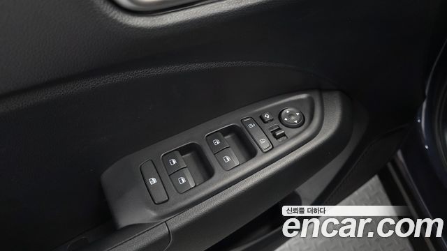 Hyundai Venue 2023 — photo 19