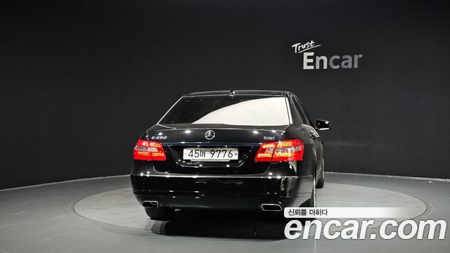 Mercedes-Benz E-Class 2013 — photo 4