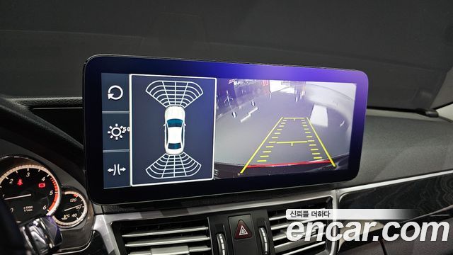Mercedes-Benz E-Class 2013 — photo 19