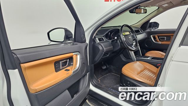 Land Rover Discovery Sport 2018 — photo 13