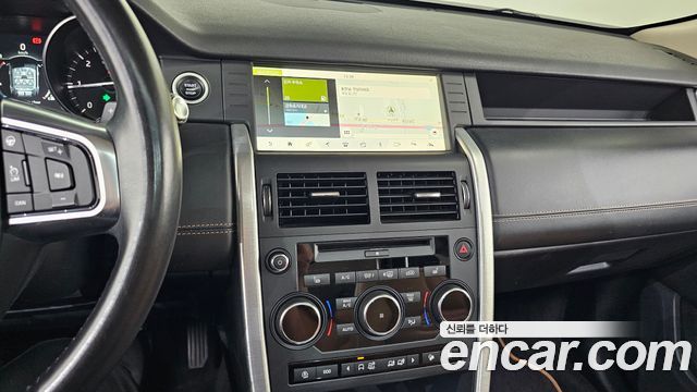 Land Rover Discovery Sport 2018 — photo 19
