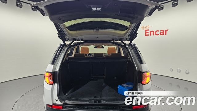 Land Rover Discovery Sport 2018 — photo 24