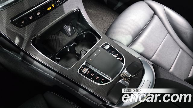 Mercedes-Benz GLC-Class 2020 — photo 18