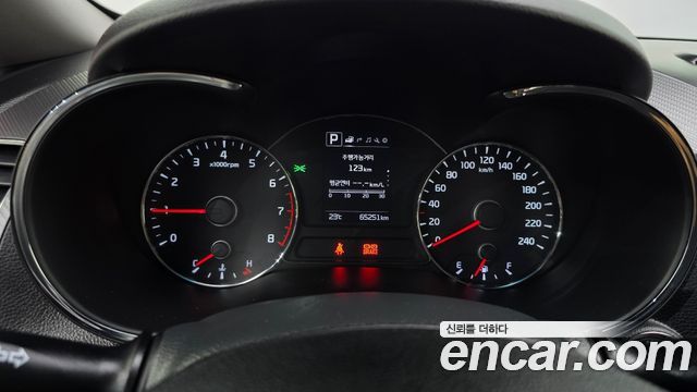 Kia K3 2018 — photo 11