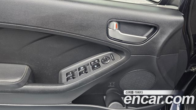 Kia K3 2018 — photo 24