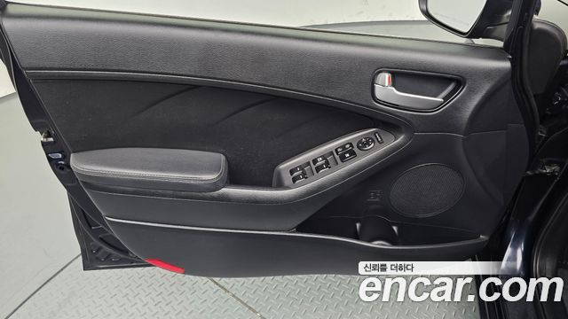Kia K3 2018 — photo 14
