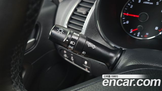 Kia K3 2018 — photo 27
