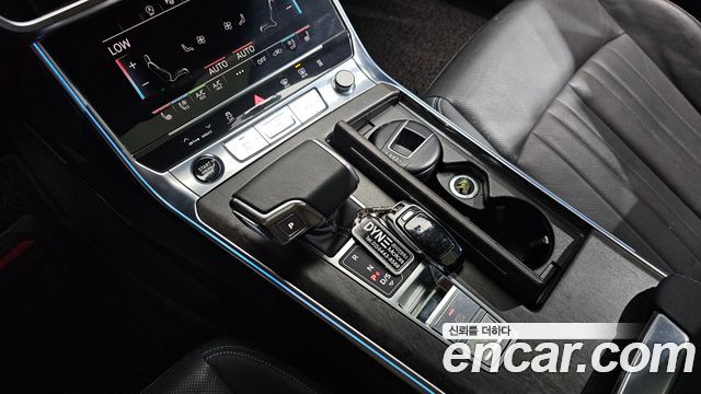Audi A6 2021 — photo 12