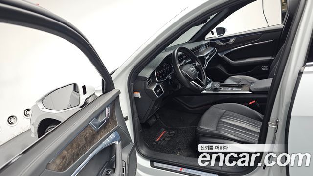 Audi A6 2021 — photo 13