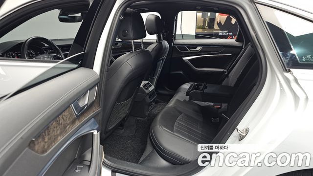 Audi A6 2021 — photo 18