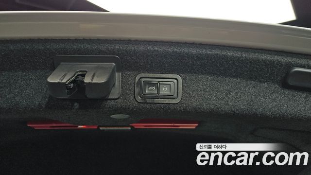 Audi A6 2021 — photo 27