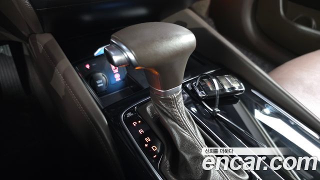 Kia K7 2019 — photo 12