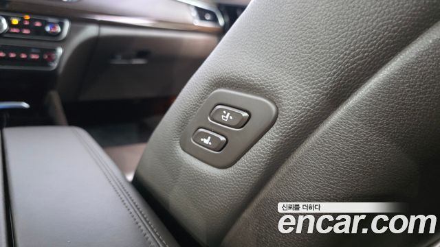 Kia K7 2019 — photo 25