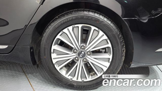 Kia K7 2019 — photo 7