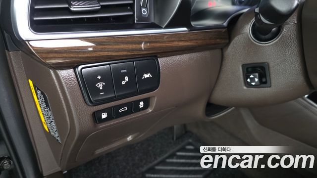 Kia K7 2019 — photo 28