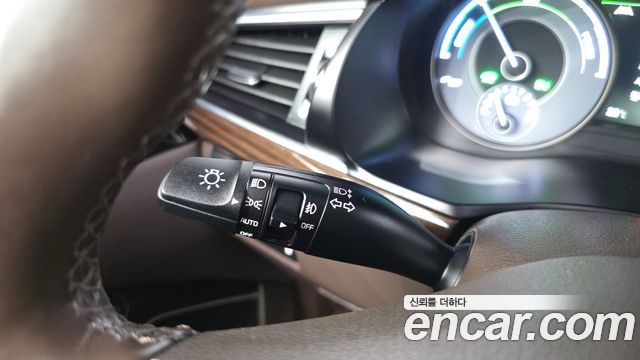 Kia K7 2019 — photo 35