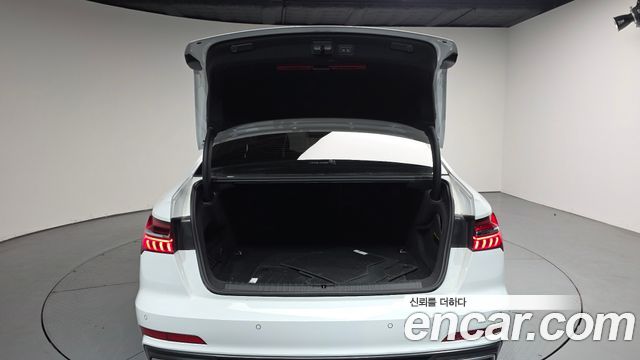 Audi A6 2022 — photo 26