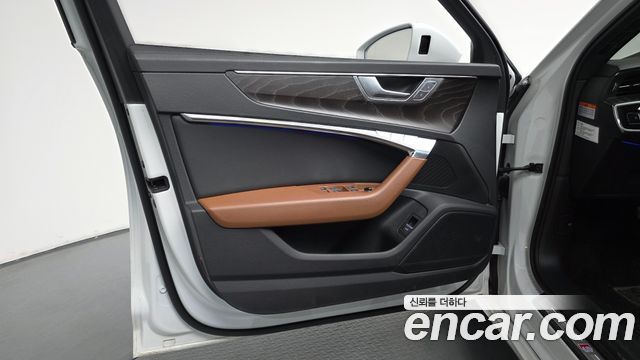 Audi A6 2022 — photo 14