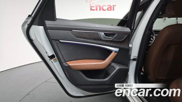 Audi A6 2022 — photo 15