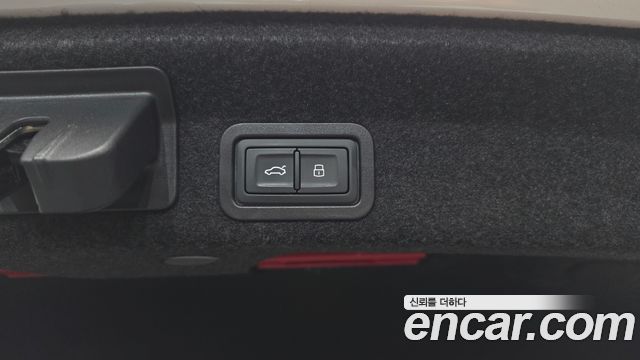 Audi A6 2022 — photo 31