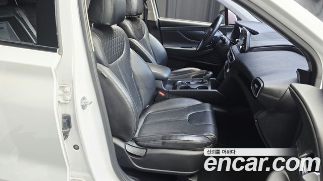 Hyundai Santafe 2019 — photo 18