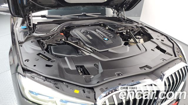 BMW 7-Series 2020 — photo 6
