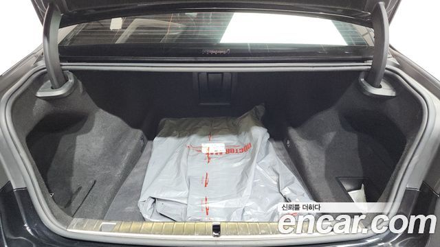 BMW 7-Series 2020 — photo 25