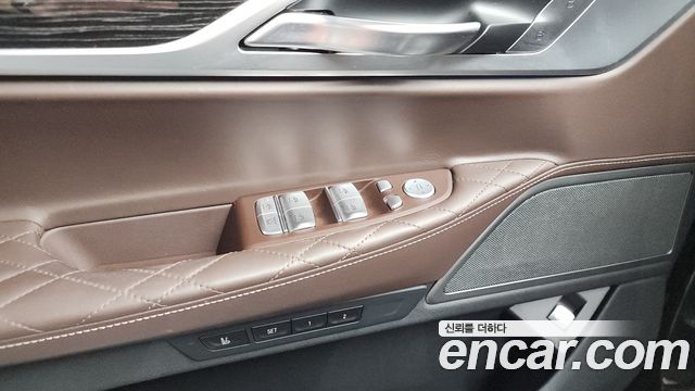 BMW 7-Series 2020 — photo 26