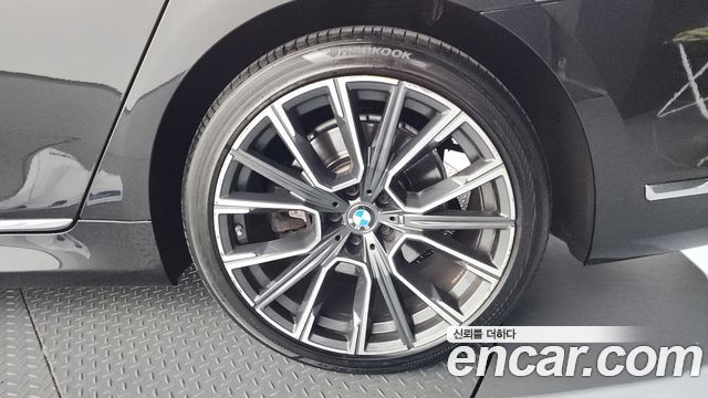 BMW 7-Series 2020 — photo 7