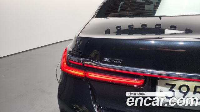 BMW 7-Series 2020 — photo 9