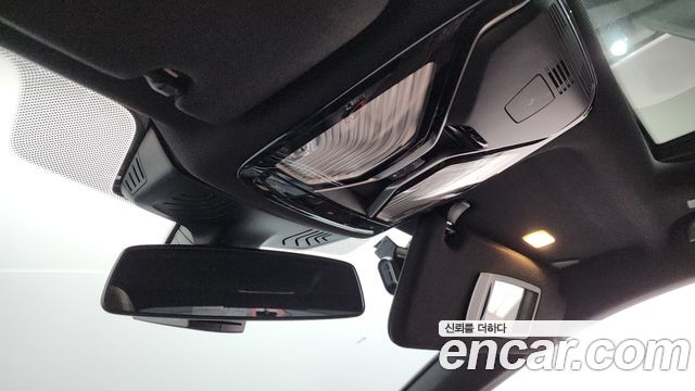 BMW 7-Series 2020 — photo 29