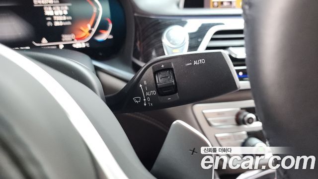 BMW 7-Series 2020 — photo 36
