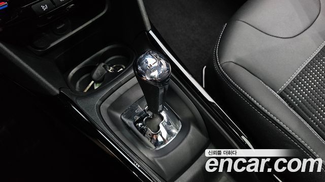Peugeot 2008 2017 — photo 9